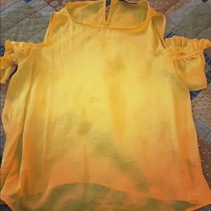 Yellow shoulder-less top Brand: Harlow&Graham